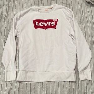 Levi’s white long sleeve sweater size medium